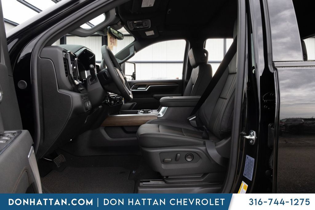 New 2026 Chevrolet Silverado 2500 High Country w/ Midnight Edition AWD/4WD image 4