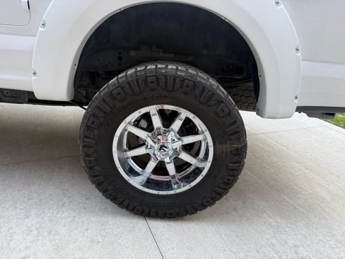 Used 2019 Ford F250 Platinum w/ Platinum Ultimate Package AWD/4WD image 11