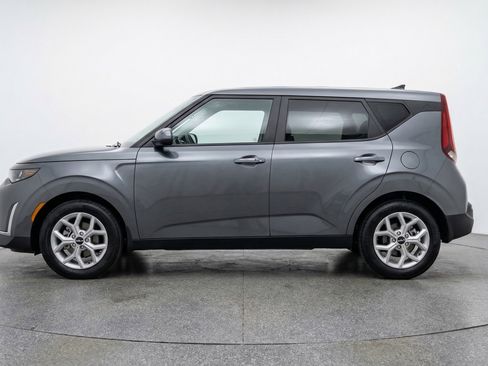 Used 2025 Kia Soul LX w/ LX Technology Package image 5