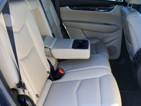 Used 2018 Cadillac XT5 AWD image 18