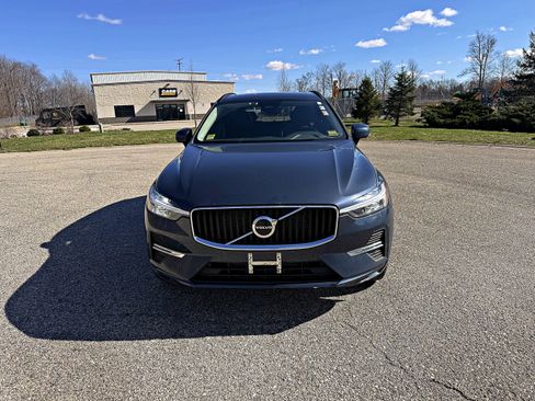 Used 2023 Volvo XC60 B5 Core w/ Climate Package image 4