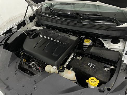 Used 2019 Jeep Cherokee Limited image 27