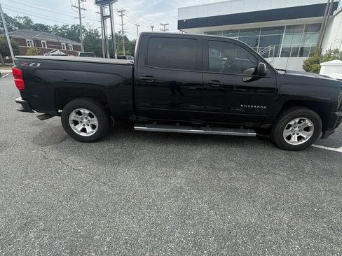 Used 2018 Chevrolet Silverado 1500 LT w/ All Star Edition AWD/4WD image 2