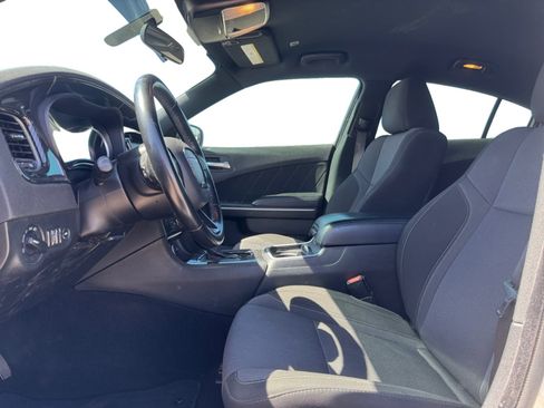 Used 2022 Dodge Charger SXT RWD image 10