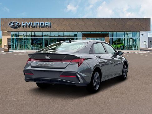 New 2026 Hyundai Elantra Sport image 7