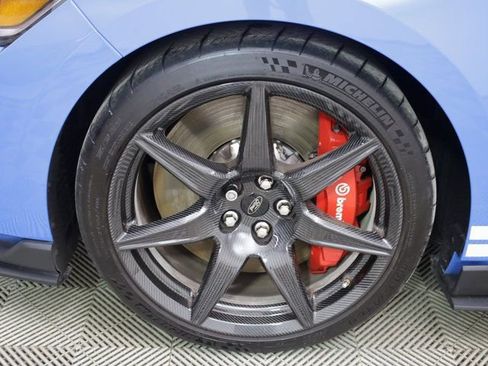 Used 2022 Ford Mustang Shelby GT500 w/ Carbon Fiber Track Pack image 16