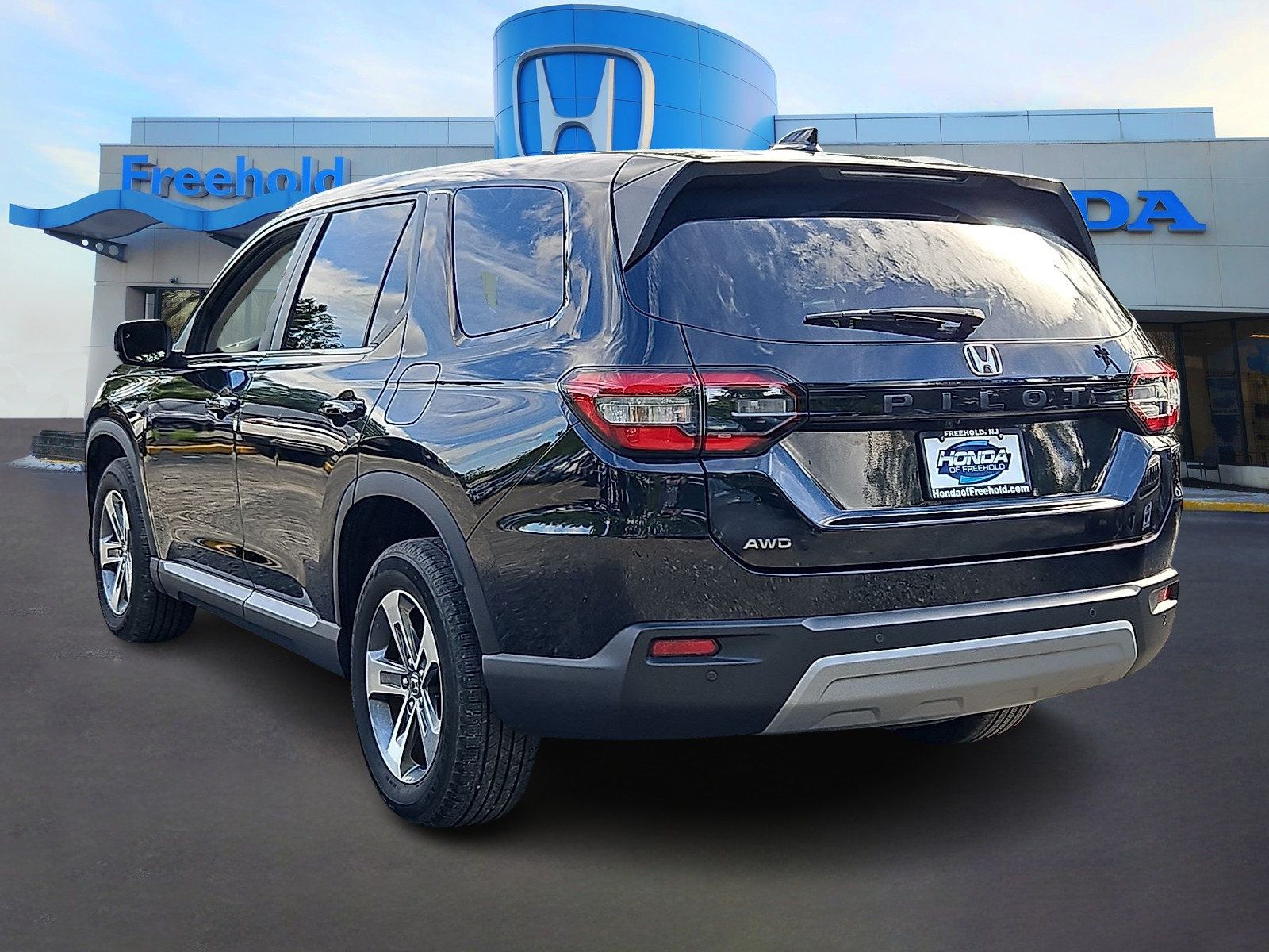 Used 2023 Honda Pilot EX-L image 5