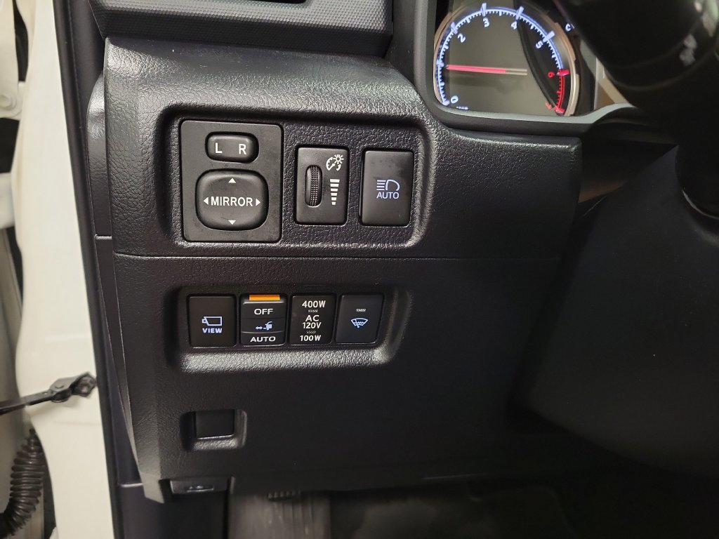 Used 2022 Toyota 4Runner Limited AWD/4WD image 27