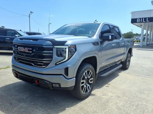 Used 2024 GMC Sierra 1500 AT4 w/ Technology Package AWD/4WD image 3