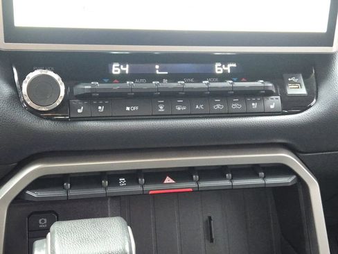 Used 2023 Toyota Tundra Limited image 21