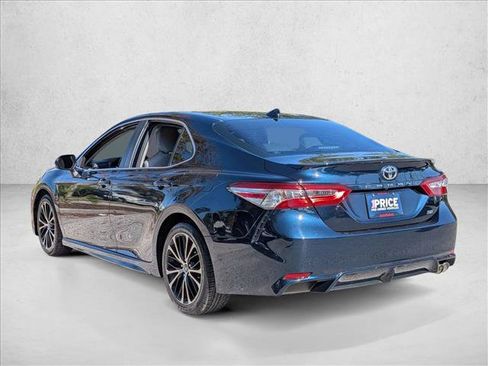 Used 2020 Toyota Camry SE image 8