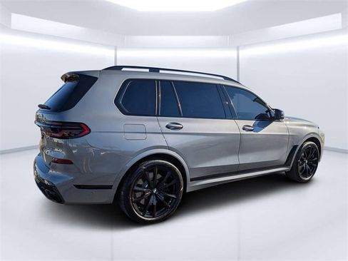 Used 2025 BMW X7 M60i w/ Executive Package image 3