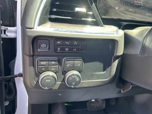 Used 2025 Chevrolet Tahoe LT AWD/4WD image 17