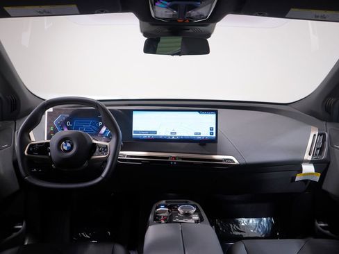 Used 2026 BMW iX xDrive45 w/ Premium Package image 10