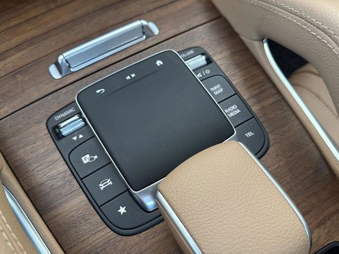 Used 2024 Mercedes-Benz GLE 450 4MATIC image 47