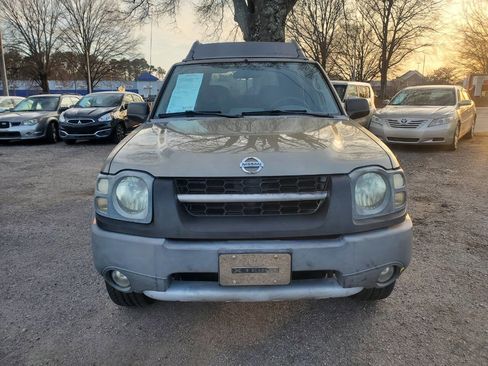 Used 2002 Nissan Xterra XE image 2