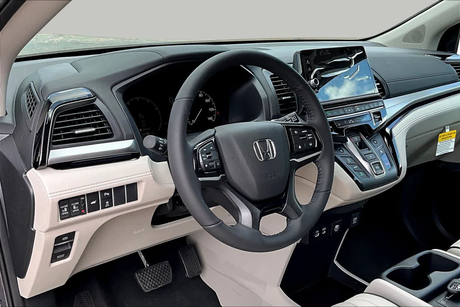 New 2026 Honda Odyssey Touring image 8