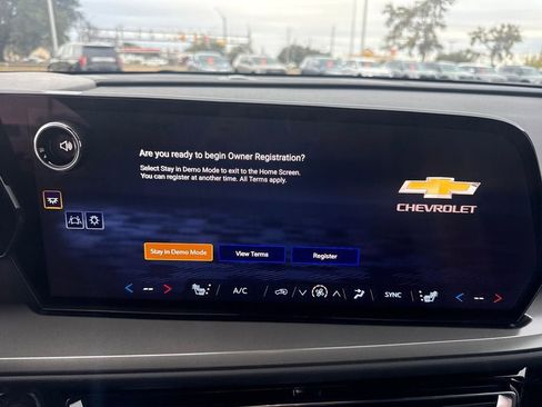 New 2026 Chevrolet Traverse LT w/ Midnight/Sport Edition image 9