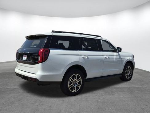 New 2026 Ford Expedition Active RWD image 2