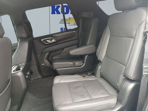 Used 2022 Chevrolet Tahoe Z71 w/ Luxury Package AWD/4WD image 16