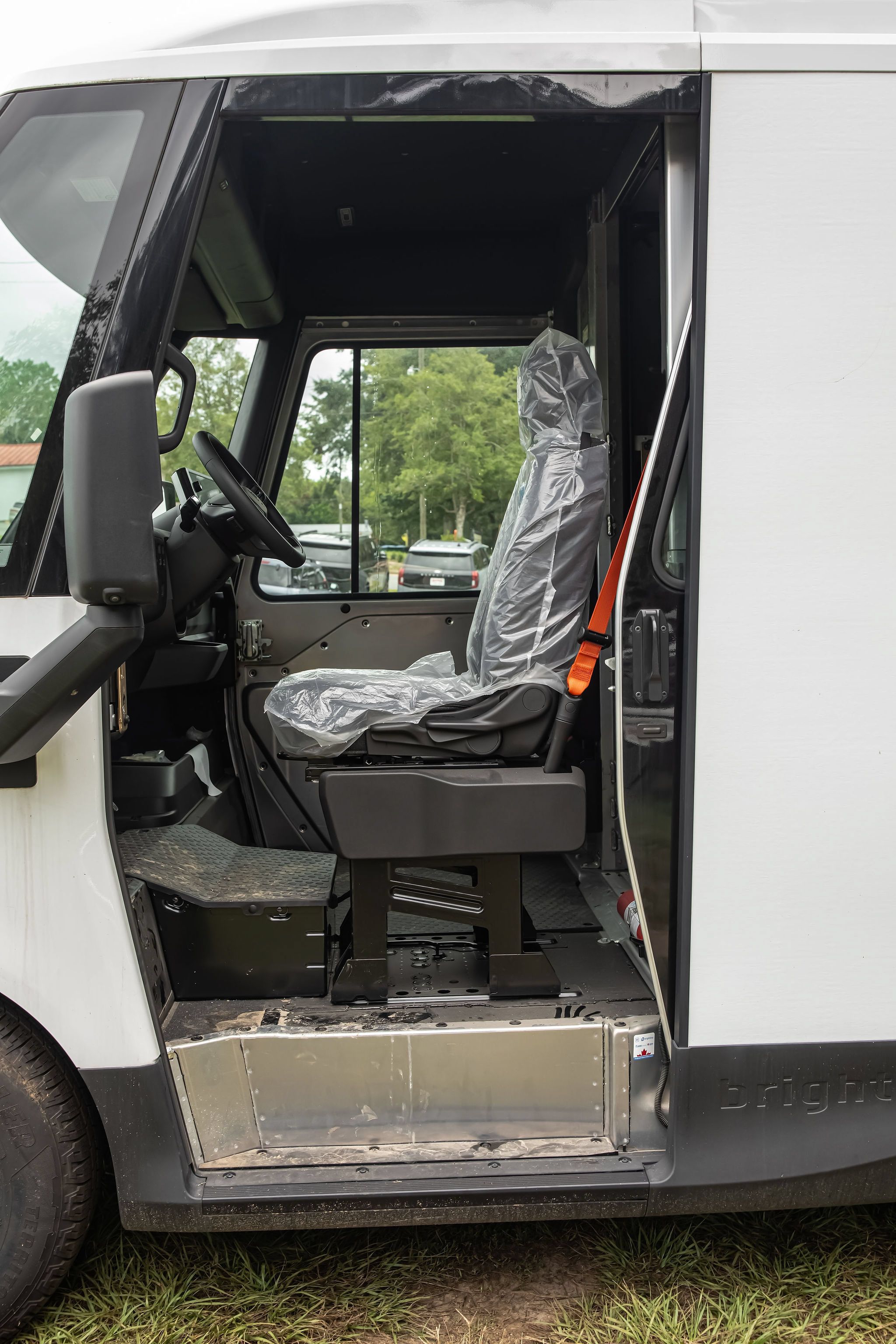 Used 2024 Chevrolet Brightdrop 400 w/ Commercial Equipment Package AWD/4WD image 10