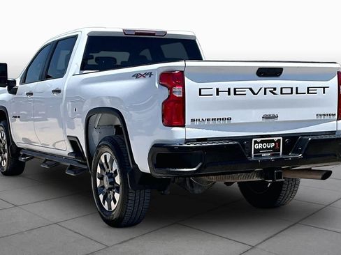 Used 2021 Chevrolet Silverado 2500 Custom w/ Custom Value Package AWD/4WD image 12
