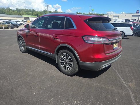 Used 2019 Lincoln Nautilus Select FWD image 10