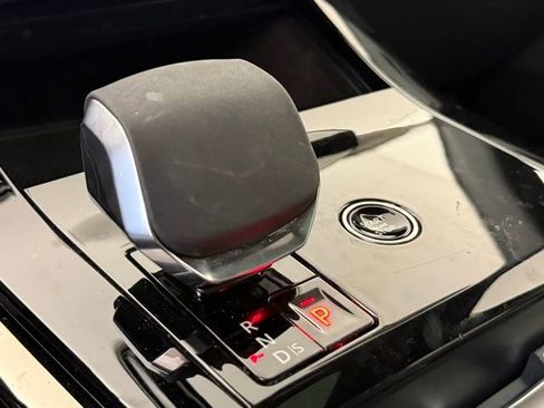 Used 2025 Land Rover Range Rover Sport SE AWD/4WD image 19