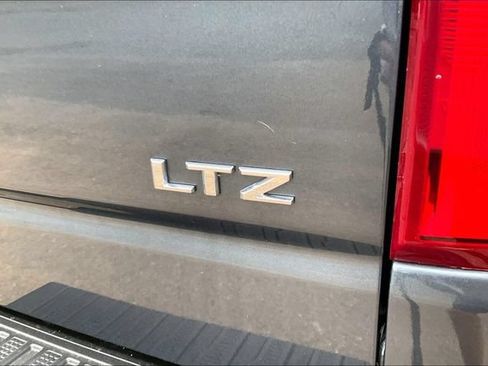Used 2022 Chevrolet Silverado 1500 LTZ w/ LTZ Premium Package AWD/4WD image 23