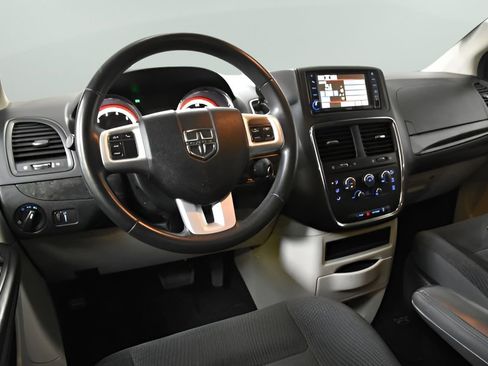 Used 2017 Dodge Grand Caravan SE w/ Power Window Group image 32