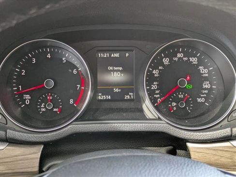 Used 2018 Volkswagen Passat 2.0T SE image 11