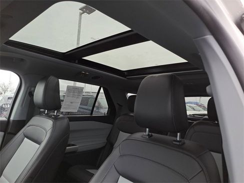 Used 2023 Ford Explorer XLT w/ Equipment Group 202A image 22