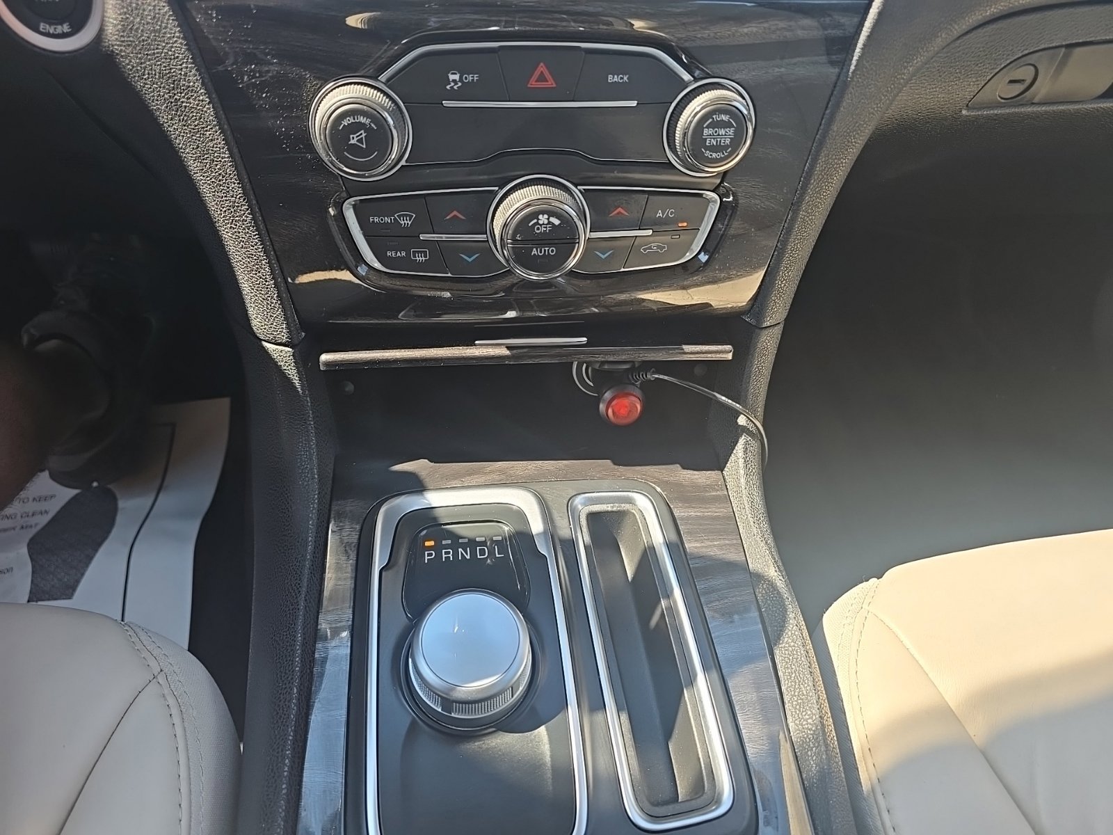 Used 2015 Chrysler 300 Limited RWD image 19