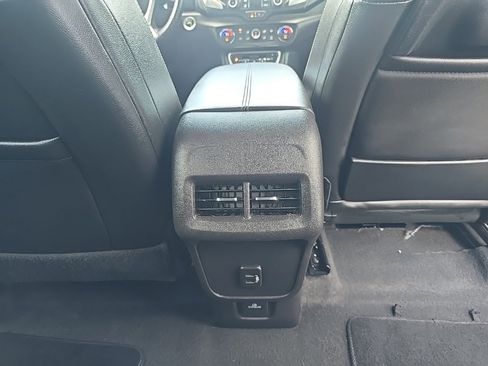 Used 2024 GMC Terrain SLT image 24