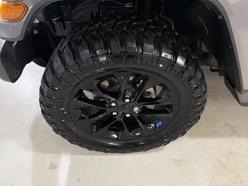 Used 2023 Jeep Wrangler Unlimited Sahara AWD/4WD image 11