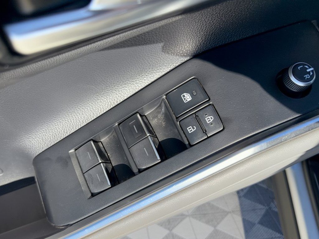 Used 2021 Toyota Highlander Platinum AWD/4WD image 15
