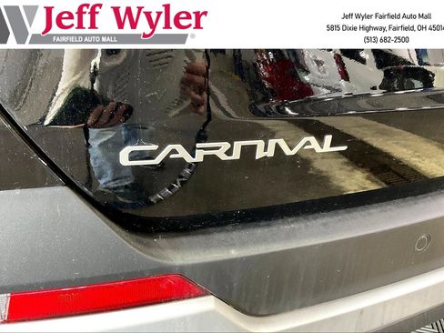 New 2026 Kia Carnival EX FWD image 13
