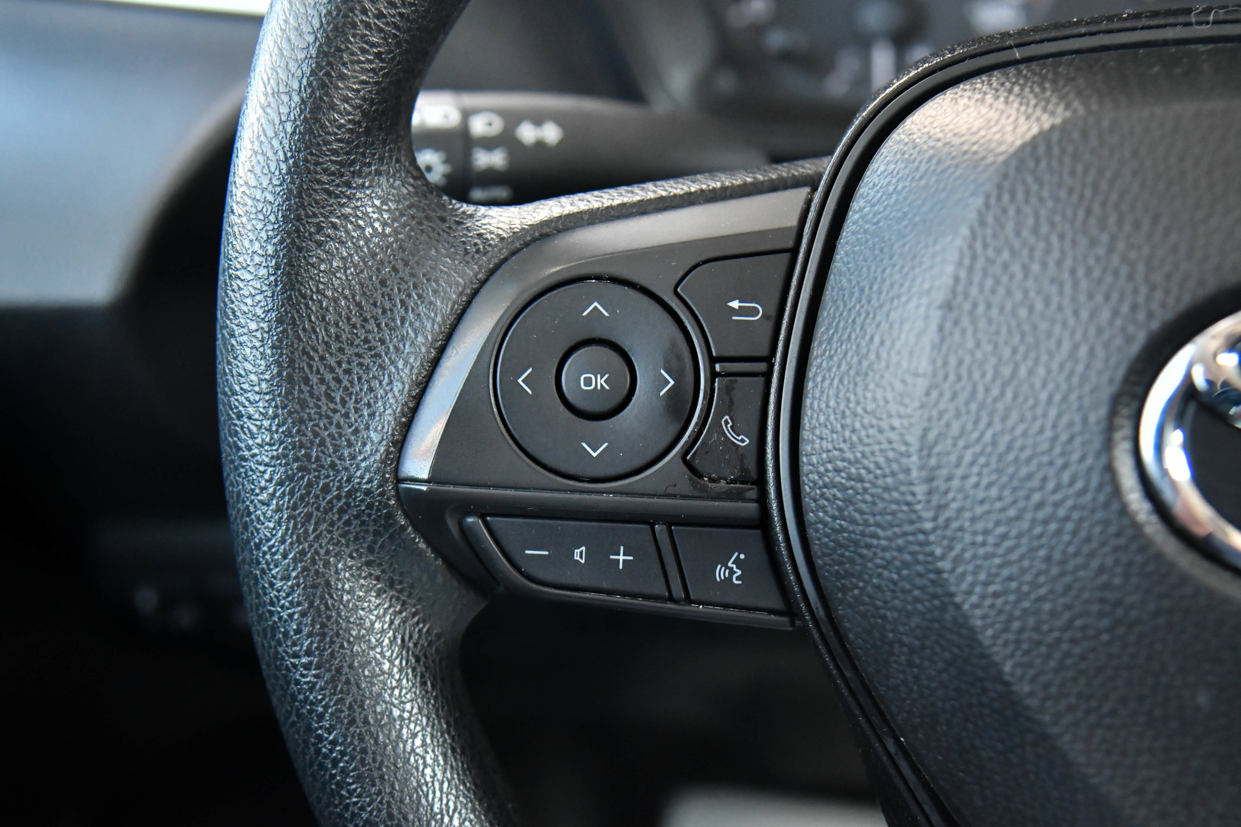 Used 2025 Toyota Corolla LE FWD image 29