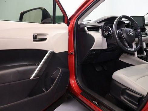 Certified 2022 Toyota Corolla Cross LE w/ Moonroof Package image 9