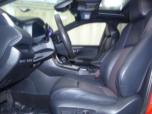 Used 2024 Toyota RAV4 XSE w/ Weather Package AWD/4WD image 19