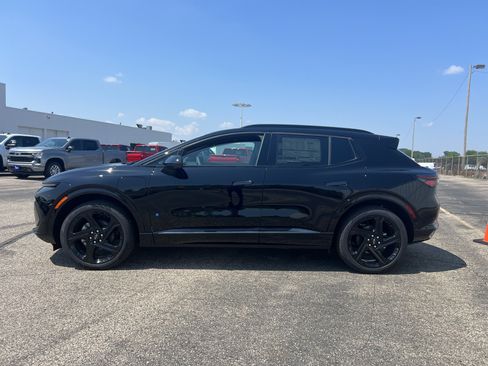 New 2025 Chevrolet Equinox EV RS image 2