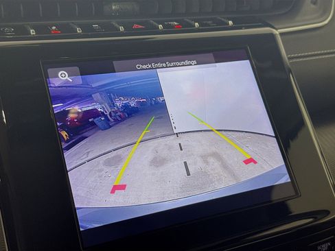 Used 2023 Jeep Grand Cherokee Laredo image 14