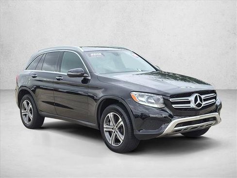 Used 2018 Mercedes-Benz GLC 300 image 3