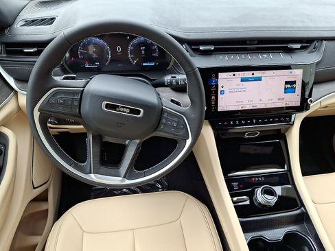 New 2026 Jeep Grand Cherokee L Limited AWD/4WD image 7