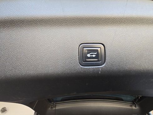 Certified 2023 Chevrolet Suburban Premier AWD/4WD image 15