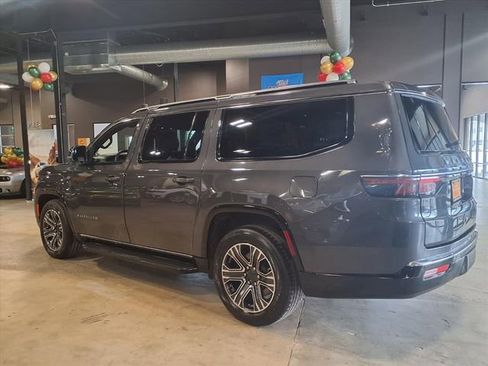 Used 2024 Jeep Wagoneer L Series II w/ Flexible Seating Group image 6