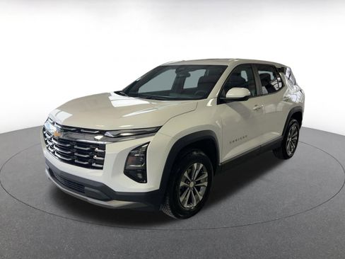 Used 2025 Chevrolet Equinox LT image 6