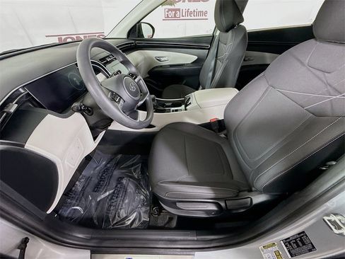 Certified 2024 Hyundai Tucson SE image 25