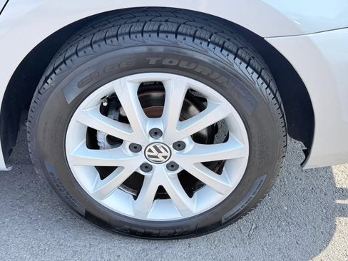 Used 2013 Volkswagen Jetta SE FWD image 11