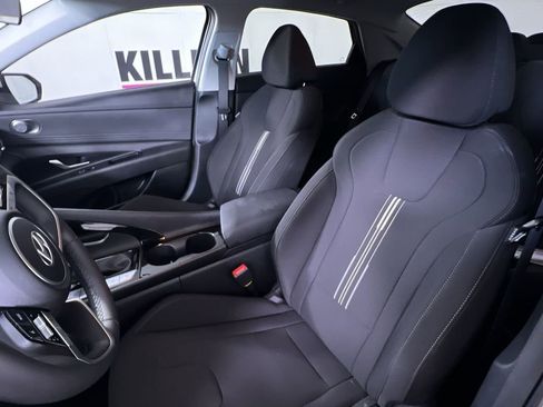 Used 2025 Hyundai Elantra SEL image 13